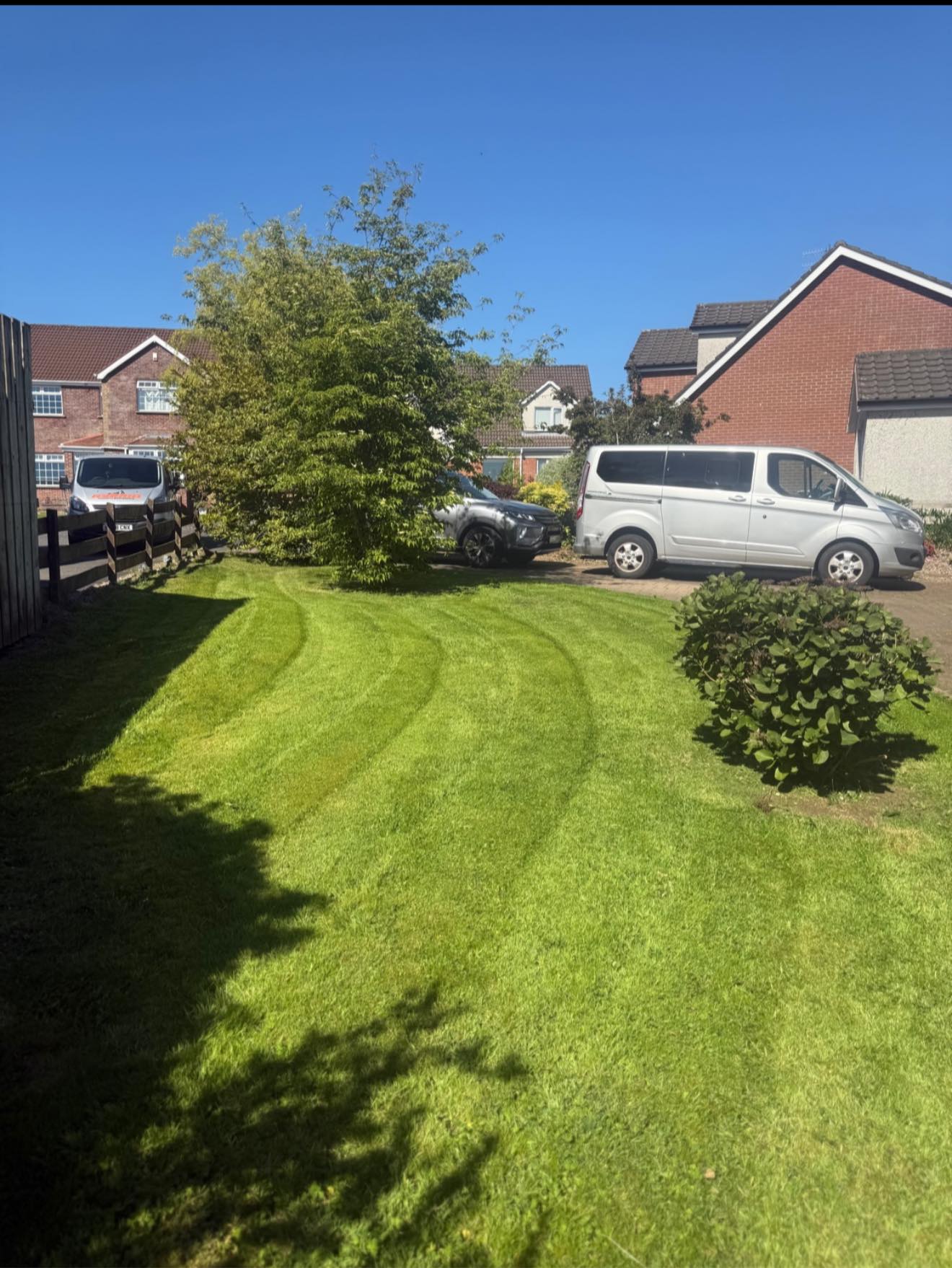 Lawn mowing service for tidy garden